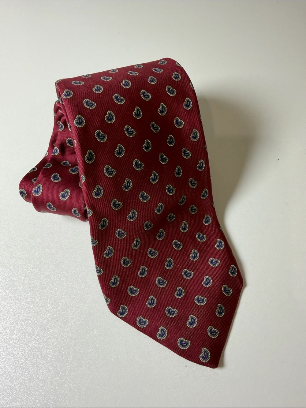 Robert Talbott Hand Sewn 100% Silk Made in USA Burgundy Teardrop Paisley Tie